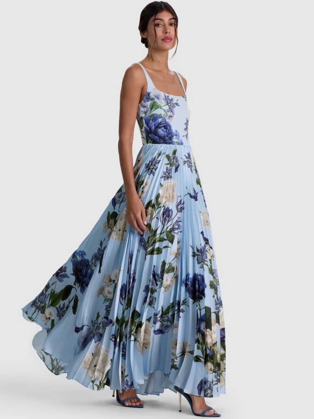 Alice + Olivia NWOT CAROLYN PLEATED MAXI DRESS